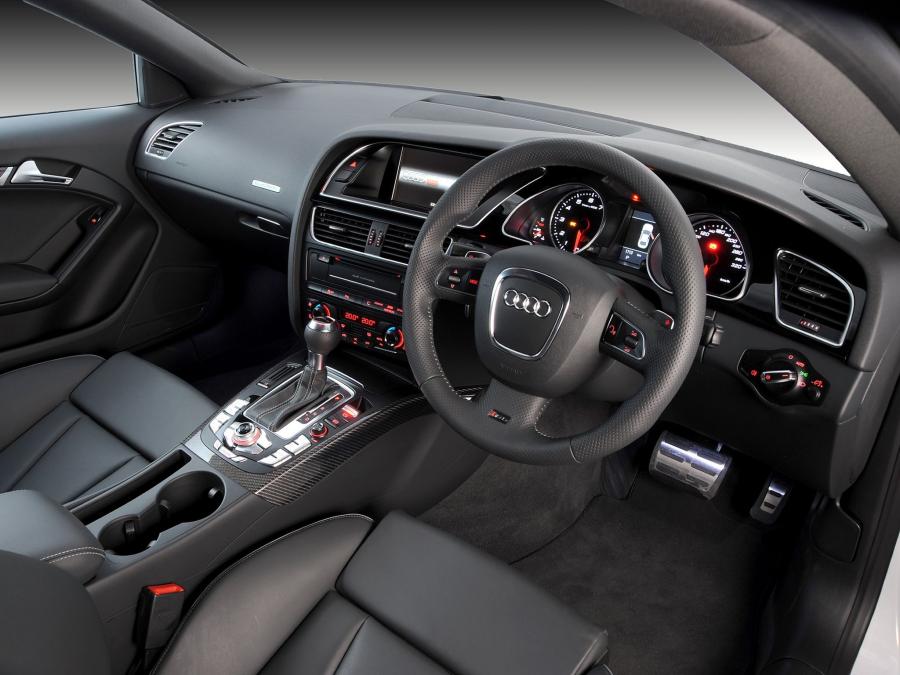 Торпедо Audi RS5 Coupe 2010 года  (ZA) (фото 2 из 12)